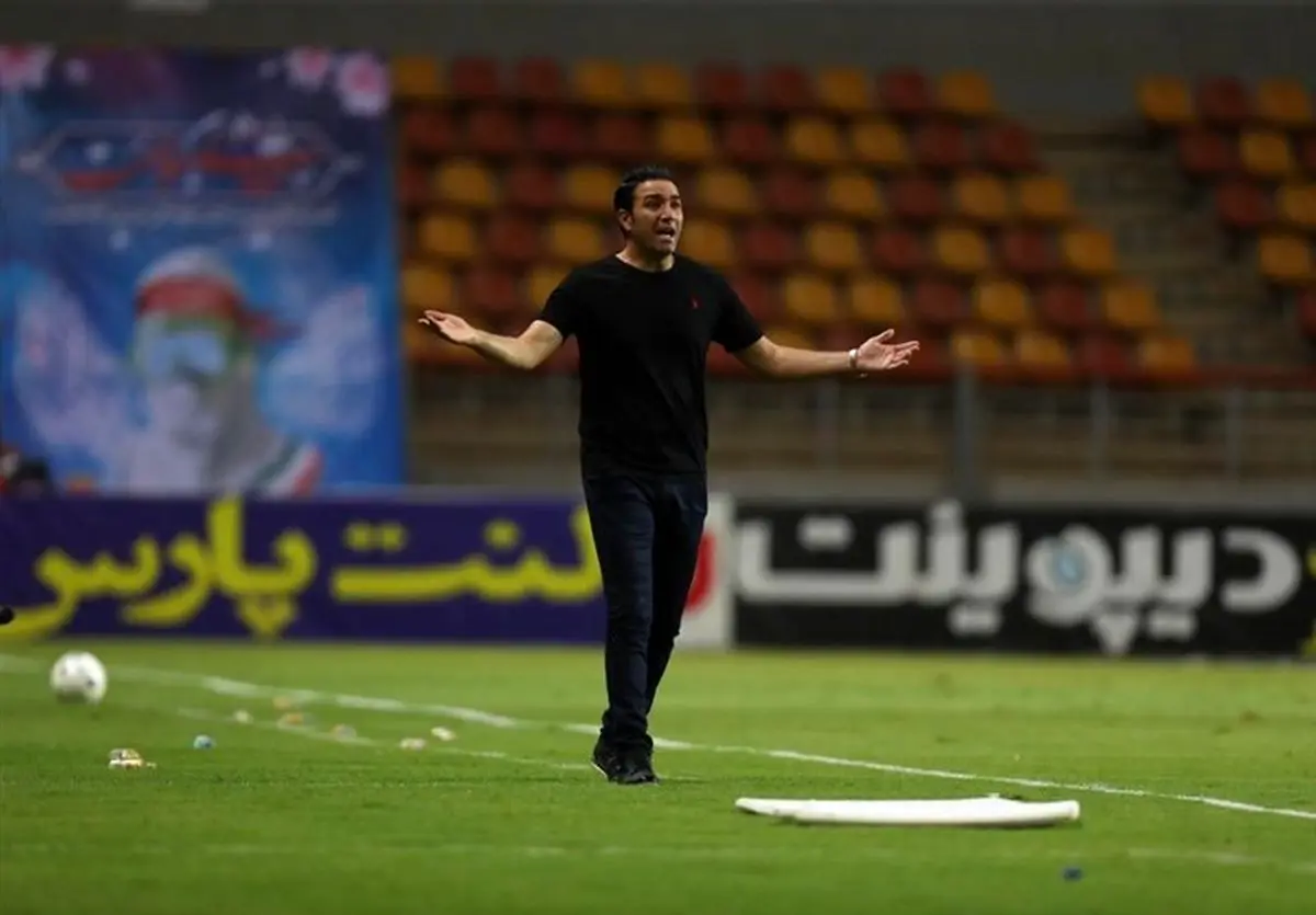نکونام پس از مثبت اعلام شدن تست کرونای ۶ بازیکن فولاد: نمی‌توانیم بازی کنیم، همه نفرات ما ناقل هستند