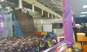 روحانی در زنجان: ما که نمی توانیم یک کشور عظیم 80 میلیونی را با نذر و صدقه اداره کنیم/ ما که نمی توانیم بعد از این همه تجربه به 4 سال قبل برگردیم