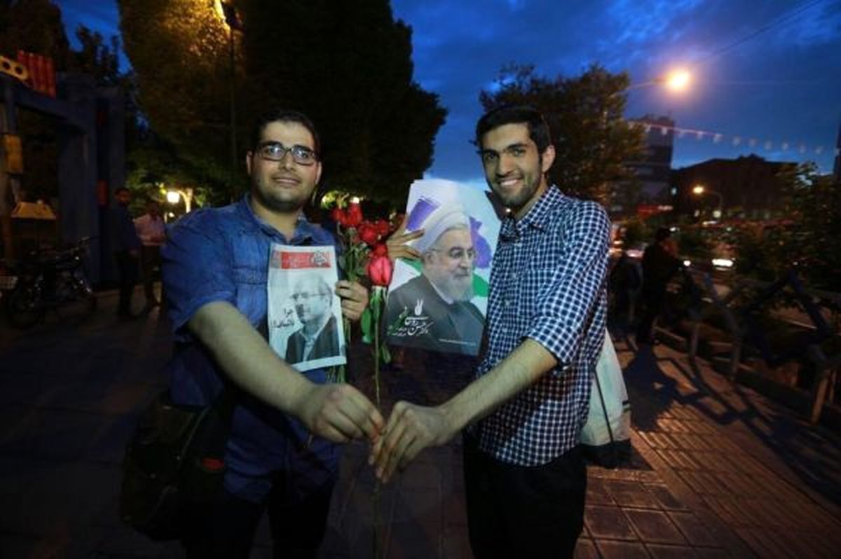 گزارش تصویری از حضور هواداران نامزدهای ریاست جمهوری در خیابان های تهران و مشهد
