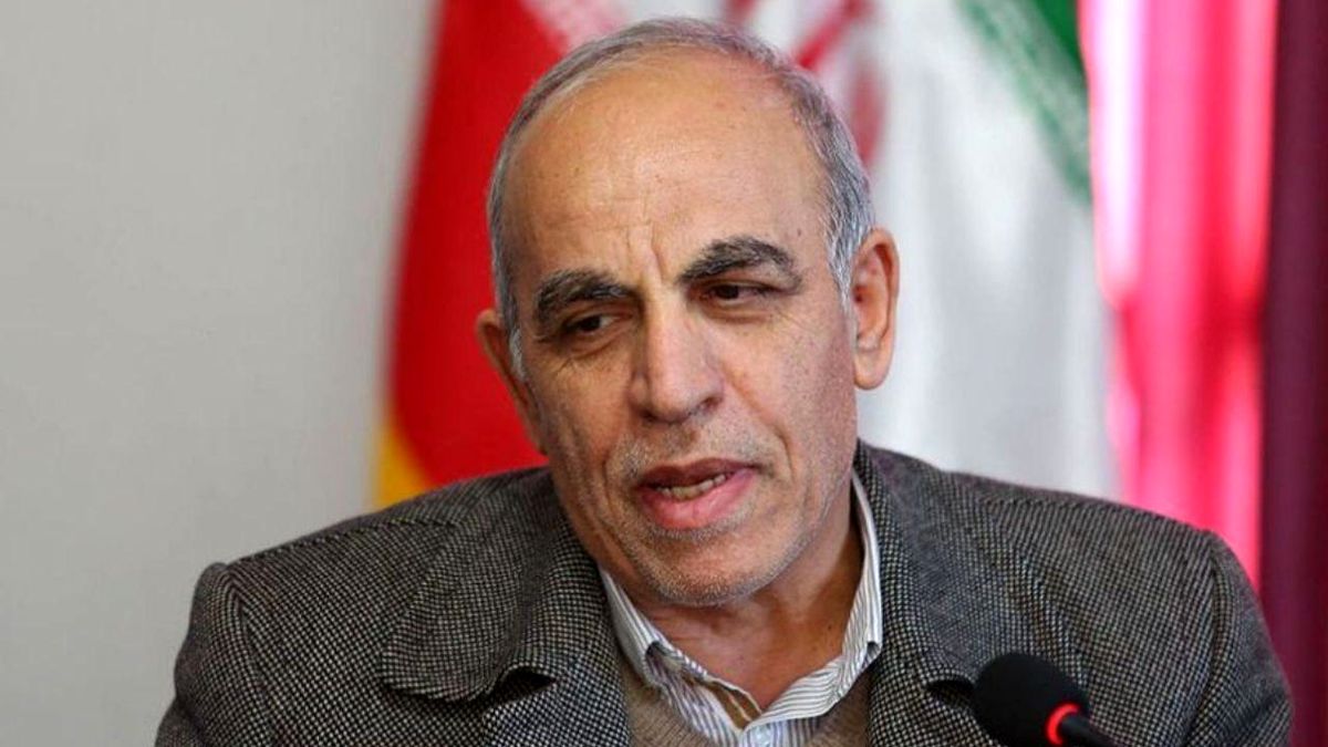 احمدینژاد برنامه پنج ساله چهارم و پنجم را هوا کرد