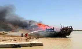 2 شناور در بندر هندیجان در آتش سوخت