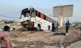 تصادف در آزادراه کرج/ حریق خودرو و مرگ ۲ نفر