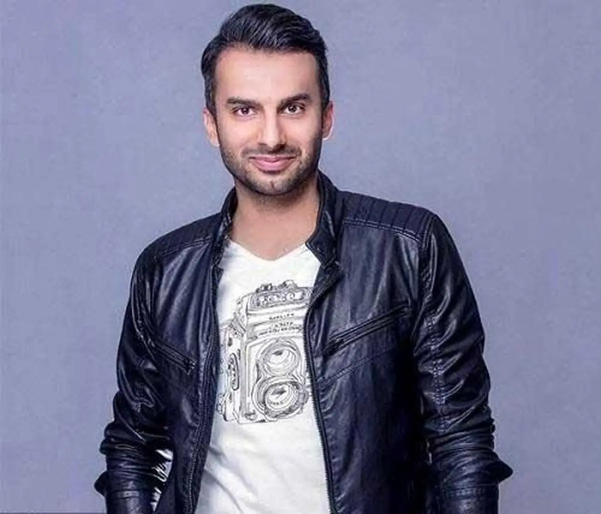 انتقاد تند از حضور ۲۴ساعته میثاقی در تلویزیون