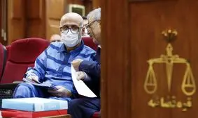 فیلم مستند مواجهه حضوری طبری و مشایخ در بازداشتگاه