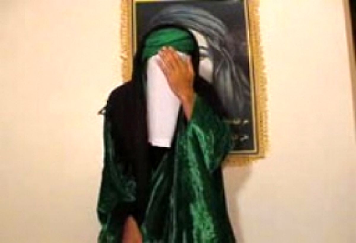 مدعیان دروغین در تاریخ؛ از کلاهبرداری که آیت الله سیستانی را به مناظره دعوت کرد تا رزمی کاری که خود را امام زمان(عج) نامید/ ماجرای جاعلی که با زنان برهنه عکس میانداخت چه بود؟
