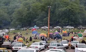 کرونا تمام شد، بریزید بیرون!