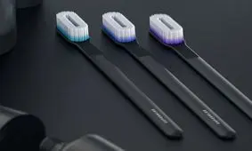 مسواک هوشمندی که از مراجعه به دندانپزشکی معافتان می‌کند+تصاویر