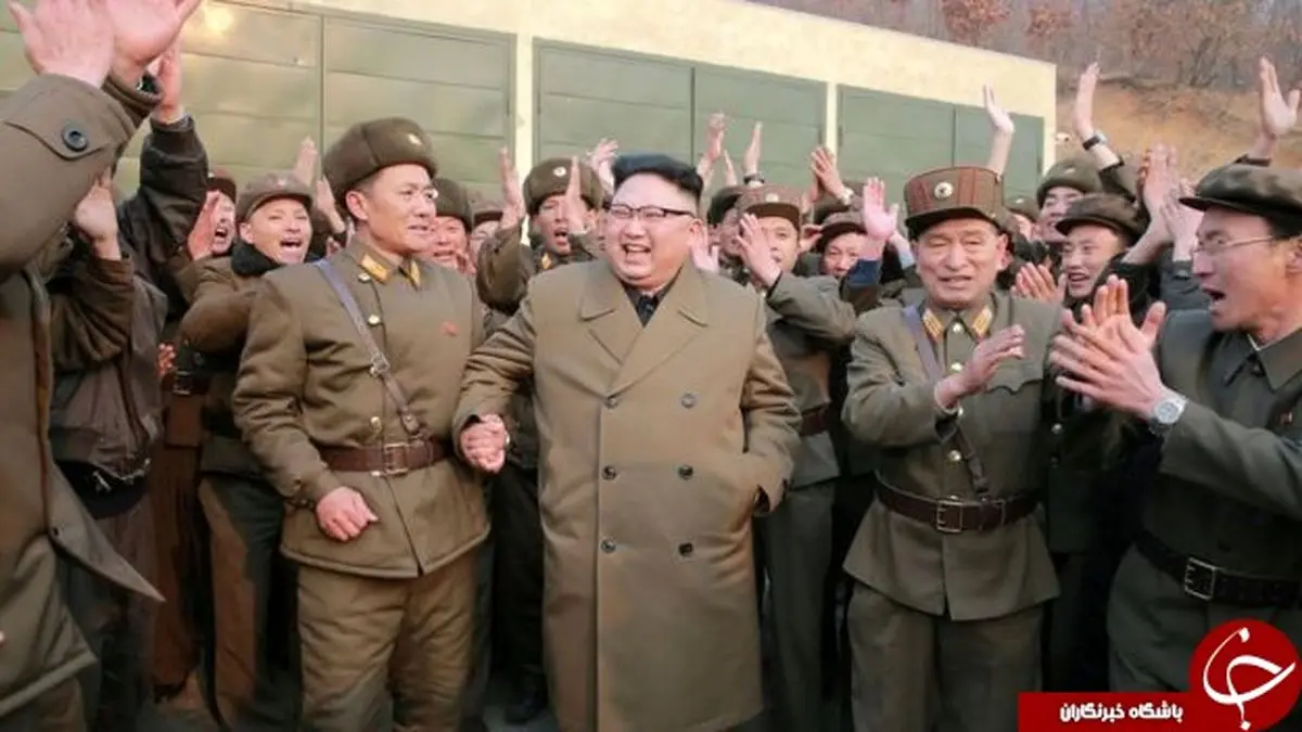 رهبر کره شمالی به چه کسی کولی داد +عکس