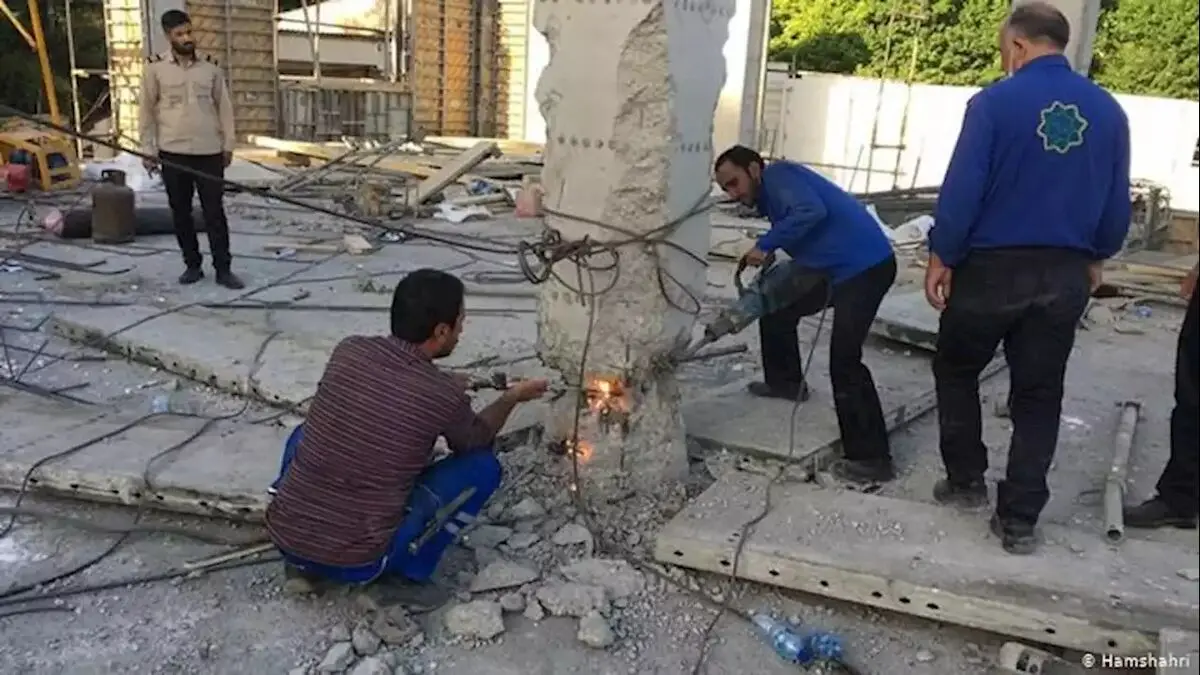جدل توییتری مشاور روحانی با یاران سیدحسن خمینی