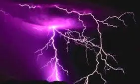 رعد و برق جان کشاورز نائینی را گرفت+ فیلم