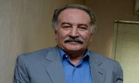 تئوریسین احمدی‌نژاد یا منتقد همه دولت‌ها؟