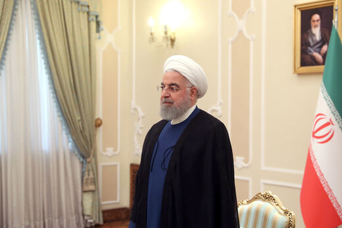 تقدیم استوارنامههای سفرای پنج کشور به رئیس جمهور