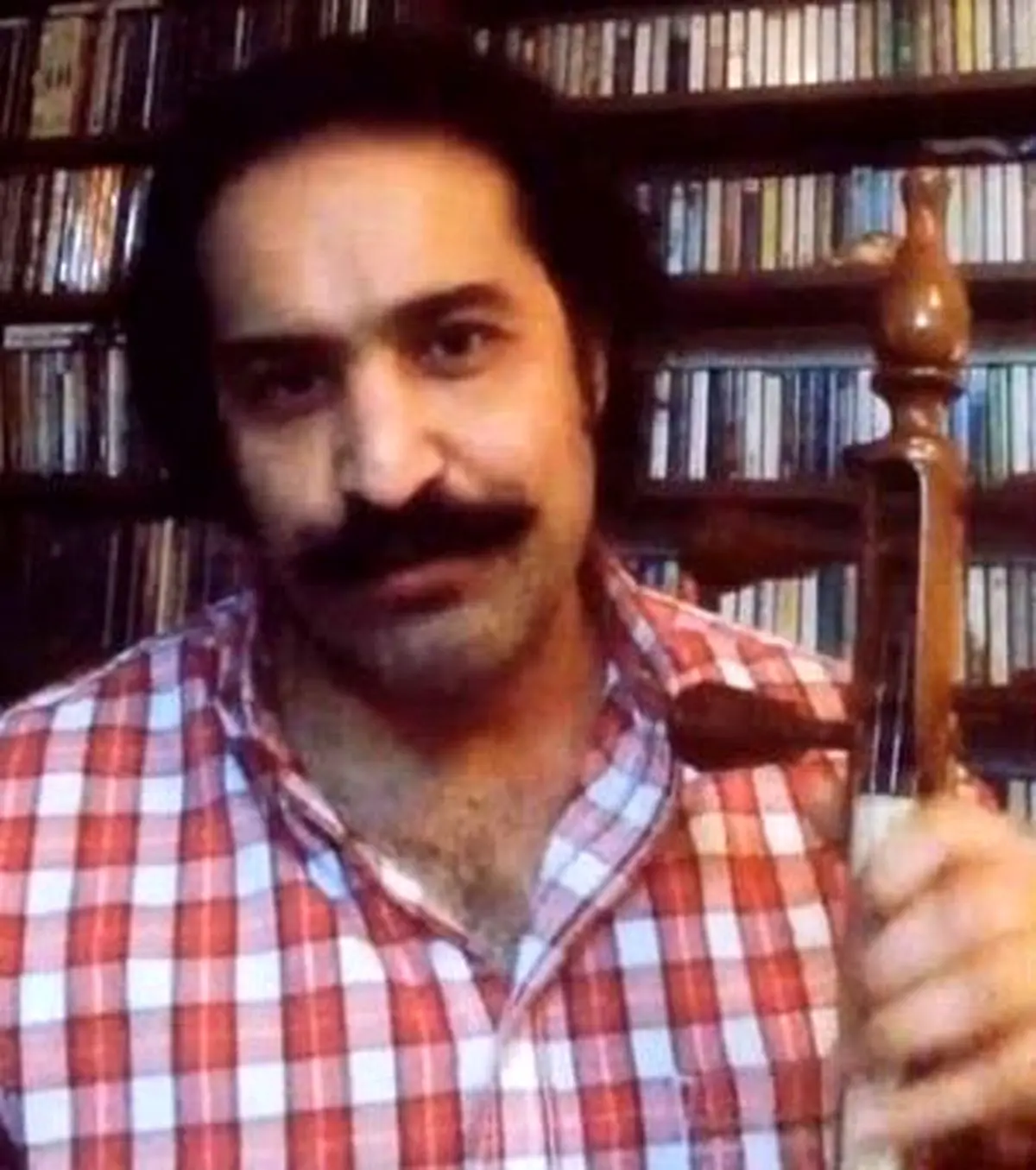 فیلم / بازیگر معروف تئاتر به شیوه‌ای متفاوت حمایتش از روحانی را اعلام کرد