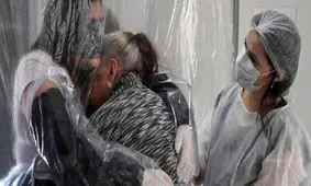 عایق آغوش کرونایی به بازار آمد+ تصاویر