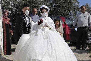 عروسی و عزا با چاشنی مرگ و کرونا/ یک کرونایی ۴۳۰ نفر را آلوده می‌کند!