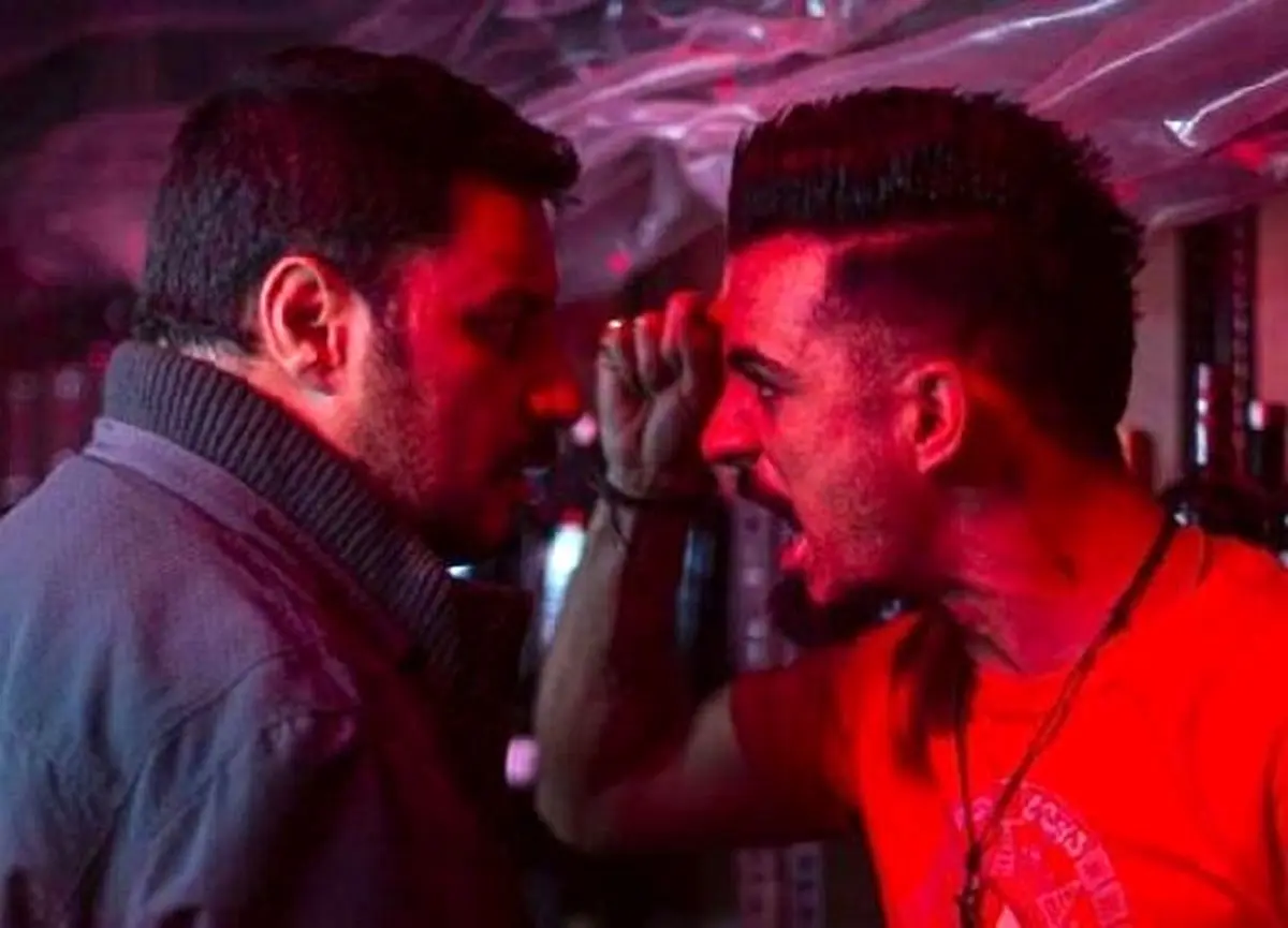 نوید محمدزاده در کنارِ اشکان خروس/ عکس