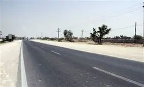 ​لکه گیری ۱۵ هزار مترمربع از محورهای مواصلاتی اردبیل