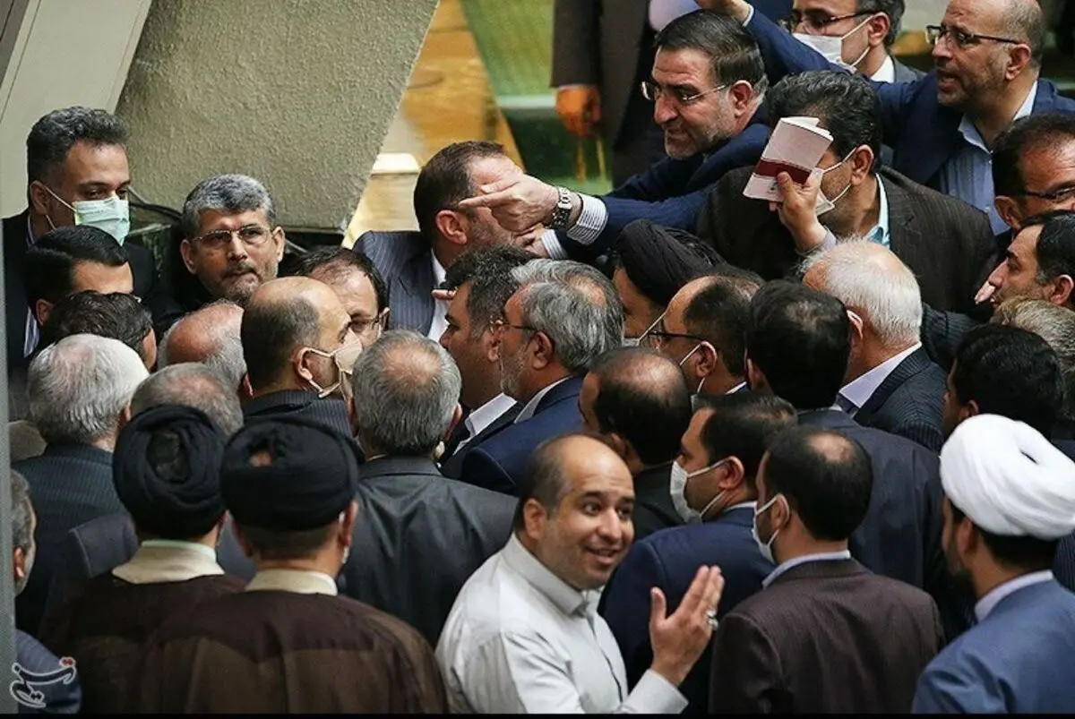 یک ماه پس از تشکیل مجلس یازدهم؛ نقد و تهدید، بدون مصوبه! / یازدهمی‌های بهارستان، دولت سیزدهم را همسو خواهند کرد؟