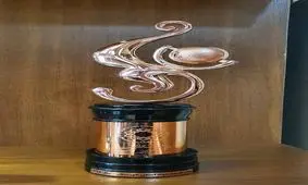 استاندار خوزستان : صادرکنندگان افسران جنگ اقتصادی هستند / انتخاب شرکت فولاد اکسین خوزستان به عنوان صادر کننده برتر سال 1398