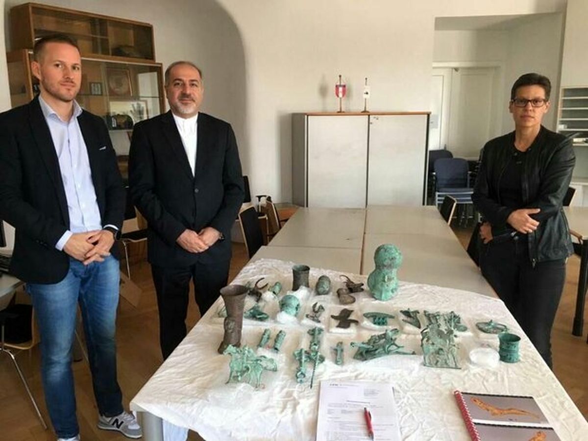 اشیاء باستانی متعلق به ایران از اتریش بازگردانده می‌شوند