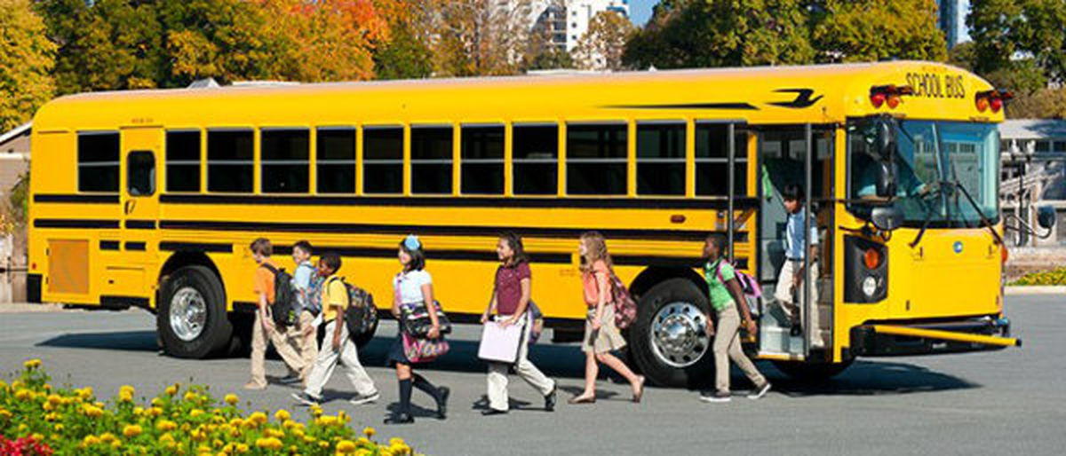 ترامپ از اتوبوس‌های جدید مدارس رونمایی کرد!
