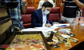 رشوه ۲۰۰ سکه‌ای امید اسدبیگی به متهم صالحی برای قرارداد کارگزاری / فیلم