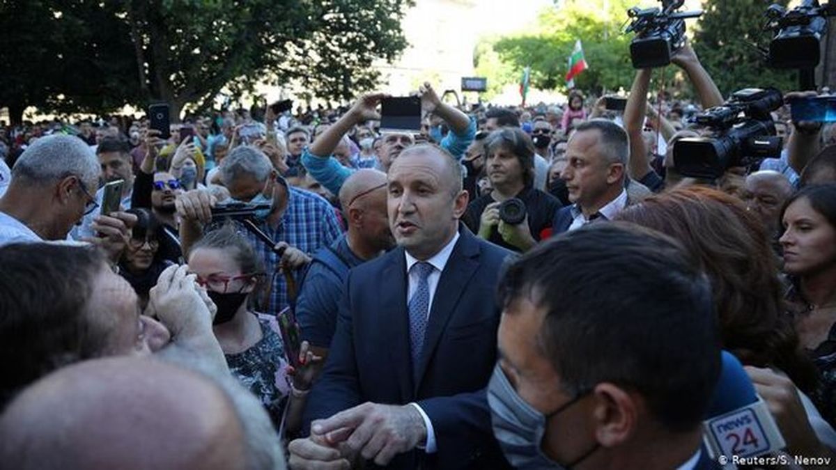 رئیس جمهور بلغارستان خواستار برکناری "دولت مافیایی" کشورش شد