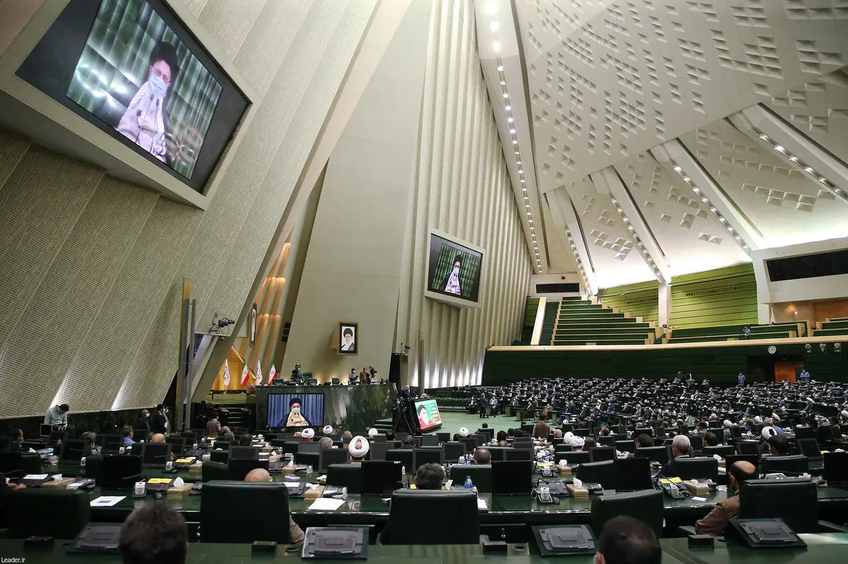 توهین و دشنام و نسبتِ بدون علم به دولتمردان به هیچ وجه جایز نیست / از برخوردهای احساسی و غیرمنطقی پرهیز شود