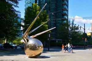 مجسمه هنرمند ایرانی در مرکز شهر ونکوور کانادا نصب شد