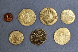 اهداء ۷ سکه با قدمت دوره سلوکیان به موزه بزرگ خراسان 