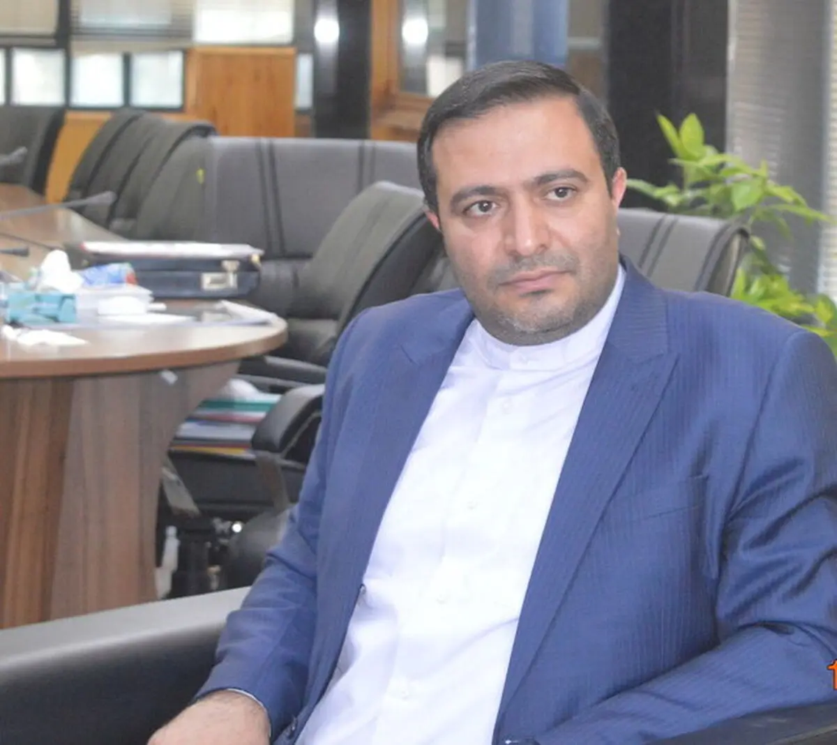 نمایندگان از توهین و اهانت که مغایر نظر رهبری است بپرهیزند
