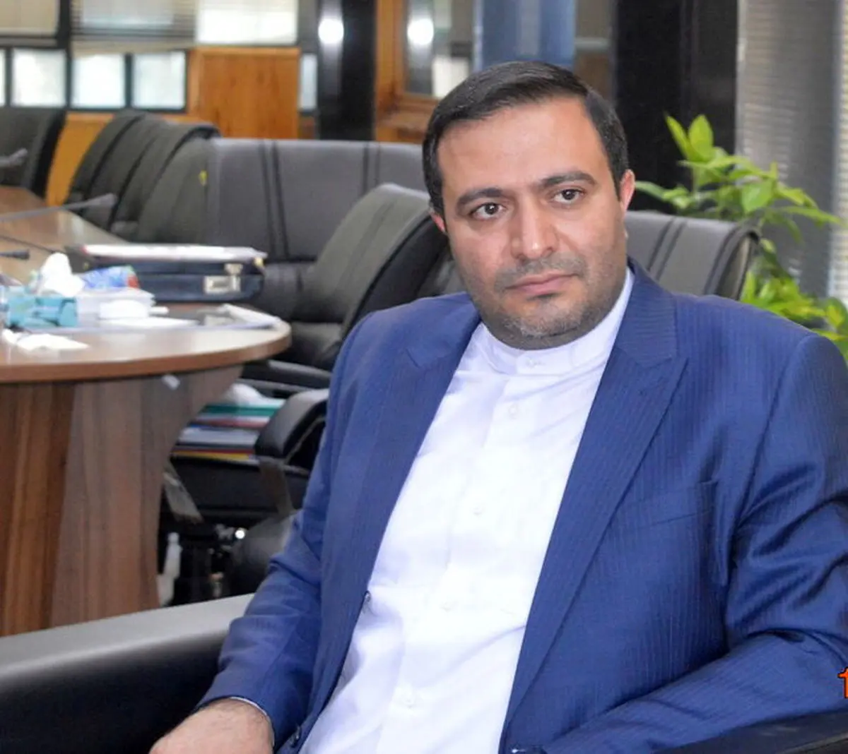 نمایندگان از توهین و اهانت که مغایر نظر رهبری است بپرهیزند