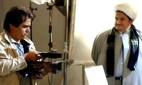 روح‌الله زم وقتی که در ایران بود، چه می‌کرد؟ + فیلم