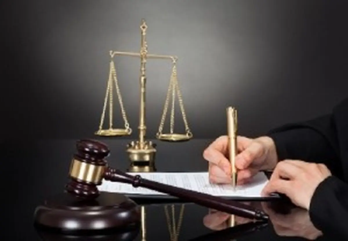 مجازات سرک کشیدن به تلفن همراه دیگران چیست؟