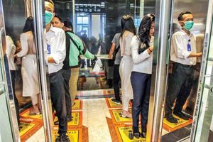 ابتلای ۷۱ نفر به کرونا در یک آسانسور