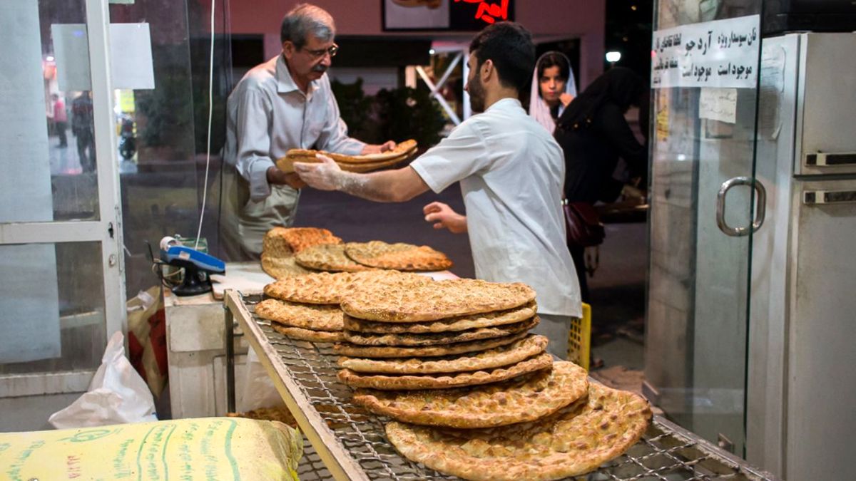 استفاده از کارگران موقت در نانوایی‌ها، از دلایل کاهش کیفیت نان در خوزستان