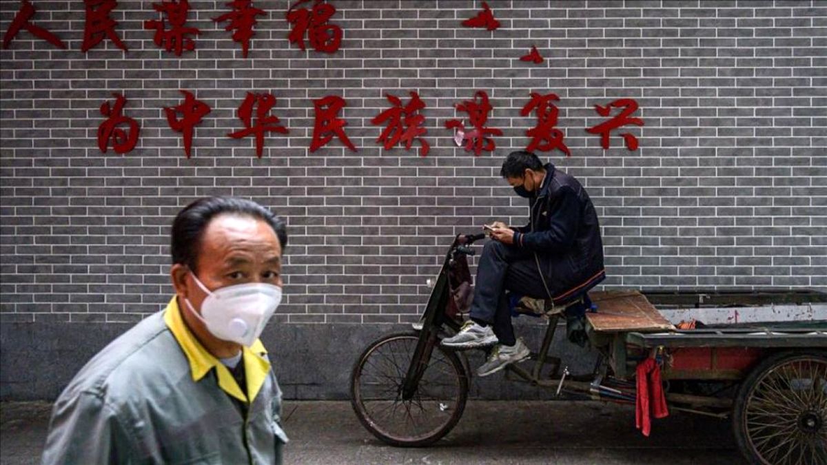 اعتراض به سانسور کووید-۱۹ به روش چینی + عکس