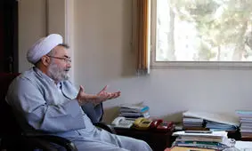  تعارف با این و آن را کنار بگذارید/ در برگزاری مراسم محرم هیچ‌ یک از اصول مبارزه با کرونا را نمی‌توان رعایت کرد