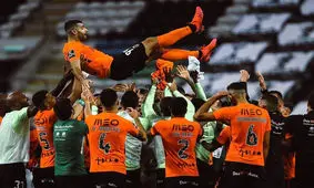 شبی که طارمی برای مشتریانش دلبری کرد/عکس