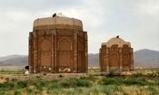 مرمت برج‌های دوگانه خرقان در شهرستان آوج آغاز شد
