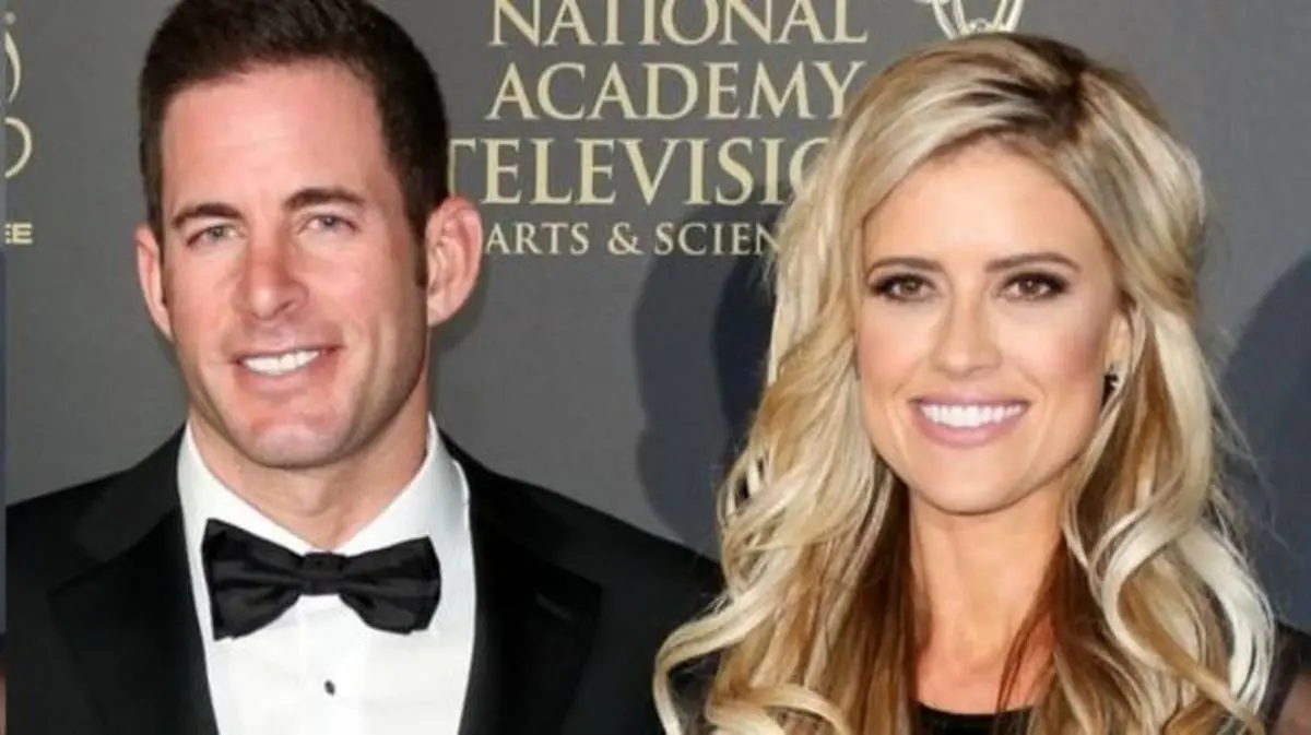 بیننده تلویزیون حین تماشای برنامه متوجه سرطان مجری شد!