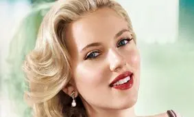 گوشی اسکارلت جوهانسون بازیگر معروف هالیوود هک شد