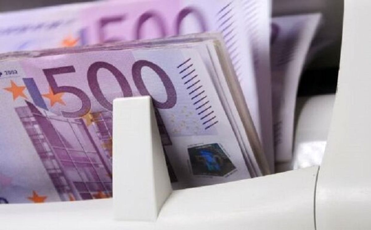 نرخ رسمی یورو و پوند افزایش یافت/قیمت دلار ثابت ماند