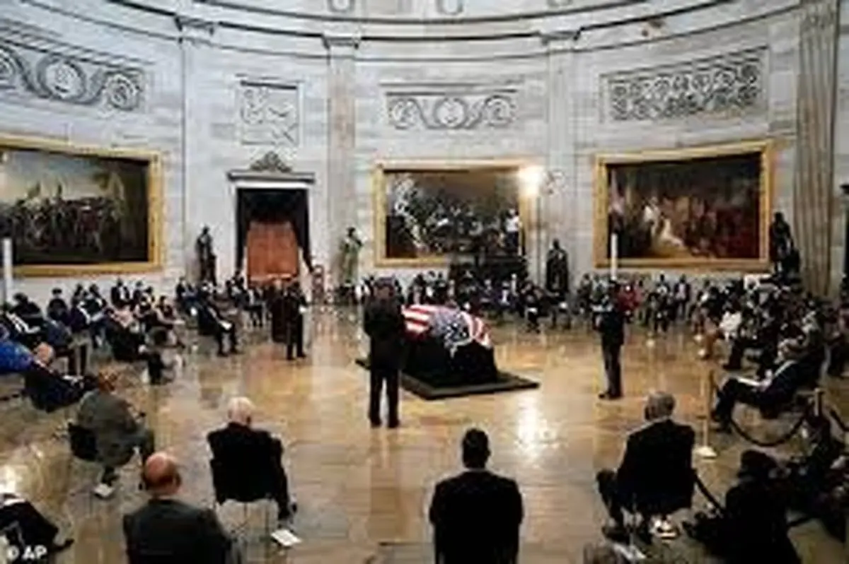 ترامپ به فعال برجسته و همرزم مارتین لوتر کینگ ادای احترام نکرد