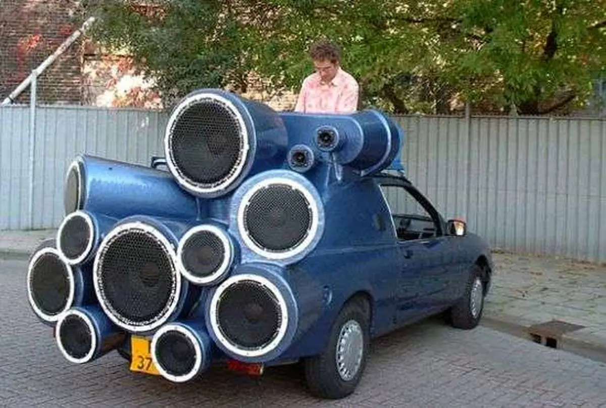 کدام رفتارها از دید جوامع بی‌فرهنگی محسوب می‌شوند؟