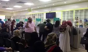 عدم رعایت فاصله‌گذاری اجتماعی در برخی مطب‌ها و داروخانه‌های همدان