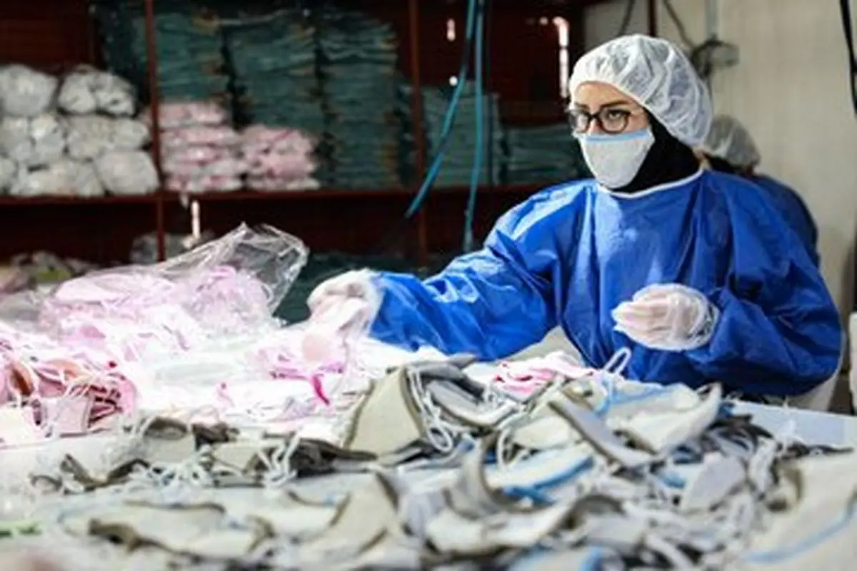 توزیع ۲۵۰۰ عدد ماسک رایگان توسط دانشجویان دانشگاه علوم پزشکی تبریز