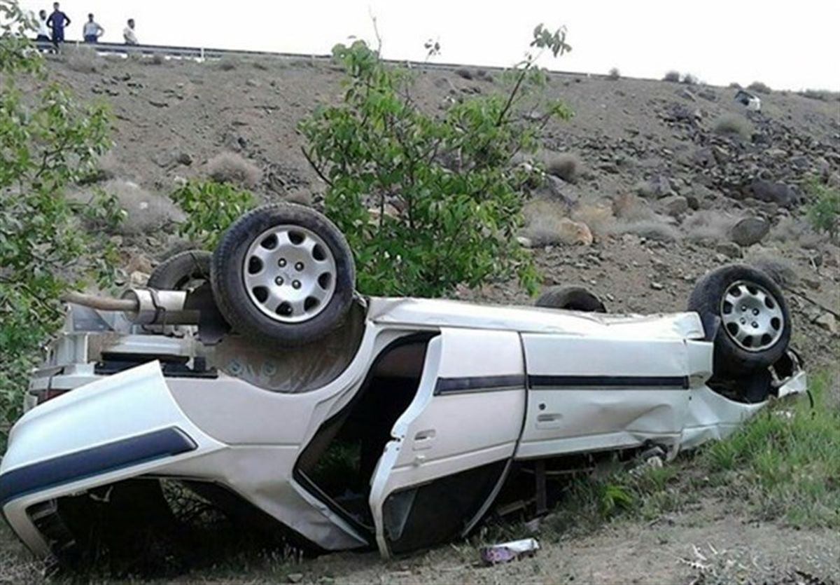 واژگونی سواری پژو در آزادراه پل زال ـ خرم‌آباد ۴ مجروح برجای گذاشت