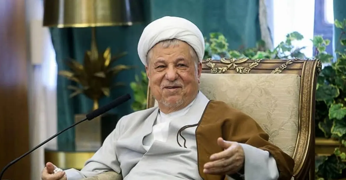 آقاى [محسن] رضايى، [فرمانده کل سپاه] آمد و براى برنامه خانه‌سازى سپاه استمداد كرد