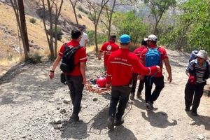 نجات نوجوان سقوط کرده در ارتفاعات کلکچال
